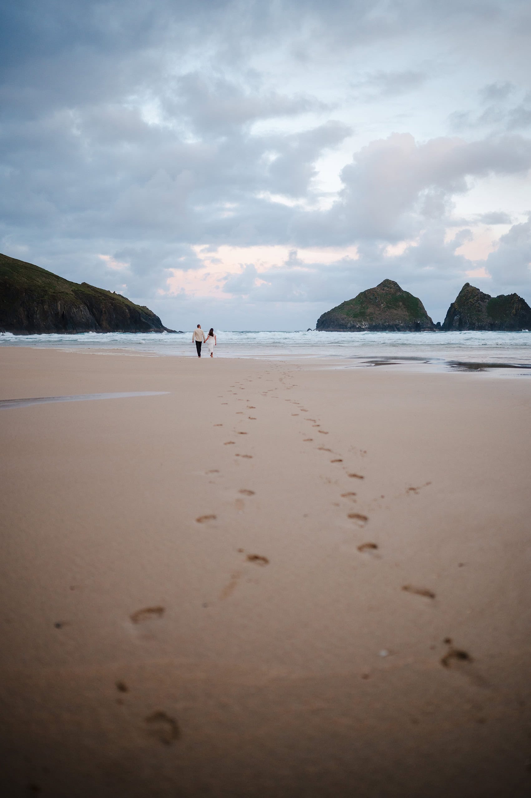 Sunrise walks along the golden sandy beaches in Cornwall are absolutely amazing. Better yet, you can do this on your wedding day