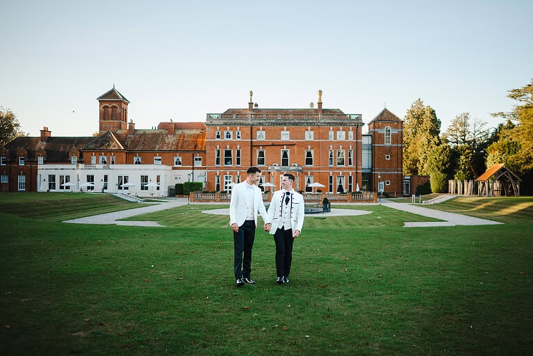 A beutiful Sunny September wedding at a beautiful wedding venue in Basingstoke - Oakley Hall Hotel. All photographs taken by Jake Timms Photography